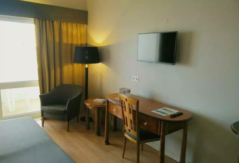 اتاق سوپریور با چشم‌انداز دریا, Golden Tulip Porto Gaia