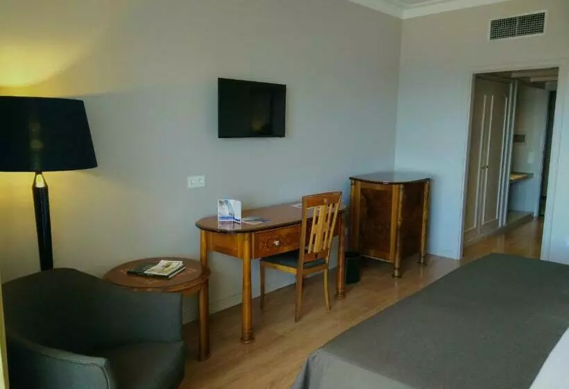 اتاق سوپریور با چشم‌انداز دریا, Golden Tulip Porto Gaia