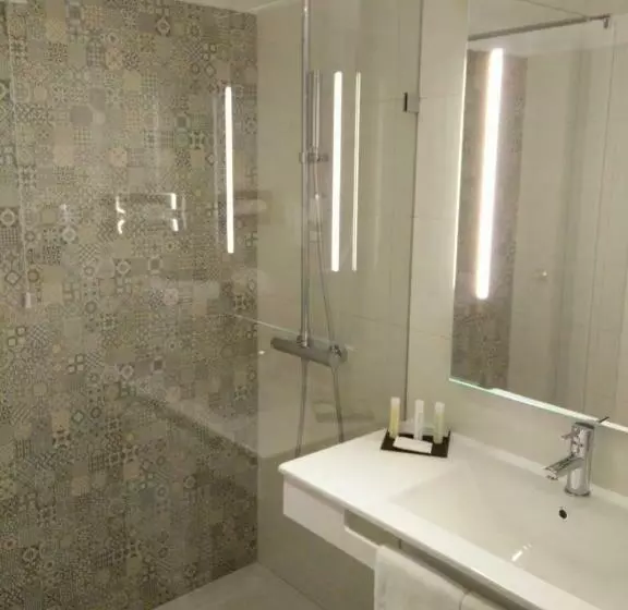 اتاق سوپریور با چشم‌انداز دریا, Golden Tulip Porto Gaia
