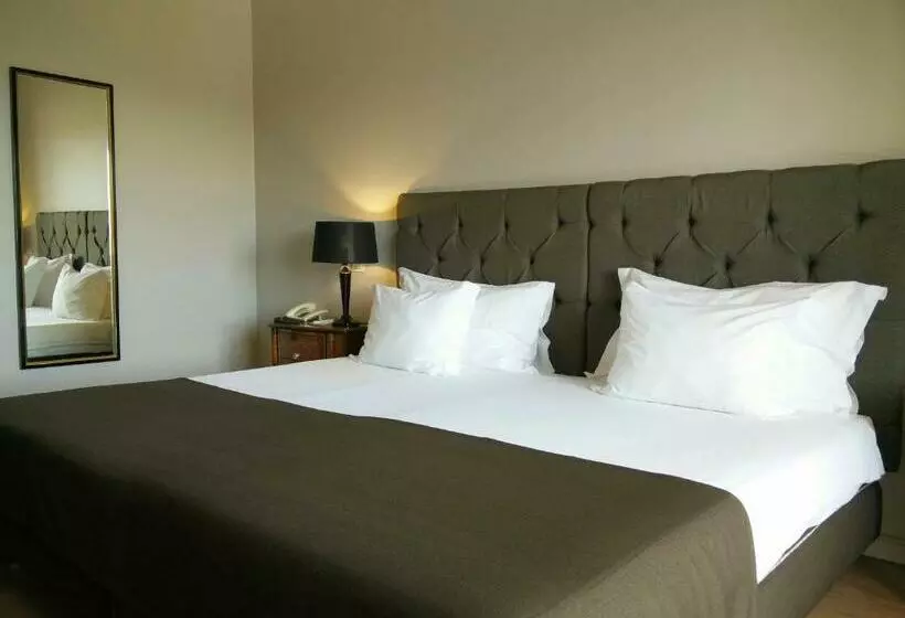 اتاق سوپریور با چشم‌انداز دریا, Golden Tulip Porto Gaia