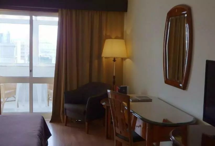 اتاق استاندارد یک تخته با چشم‌انداز شهر, Golden Tulip Porto Gaia