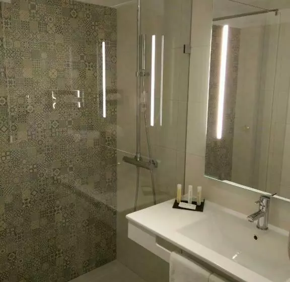 اتاق سوپریور یک تخته, Golden Tulip Porto Gaia