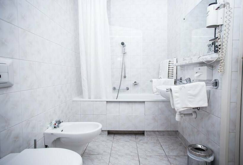 اتاق استاندارد, Grand