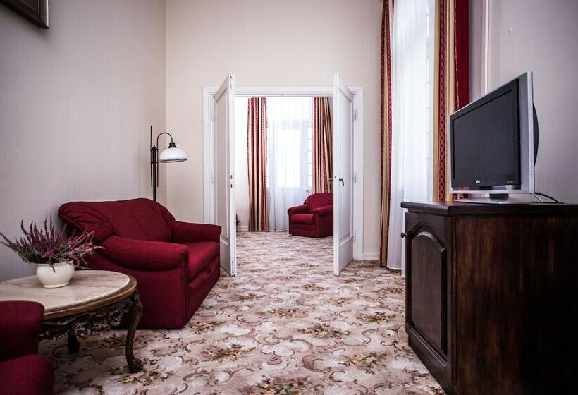 سوییت جونیور, Grand