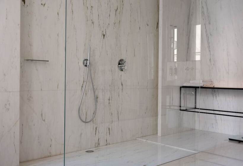 اتاق استاندارد, Grand