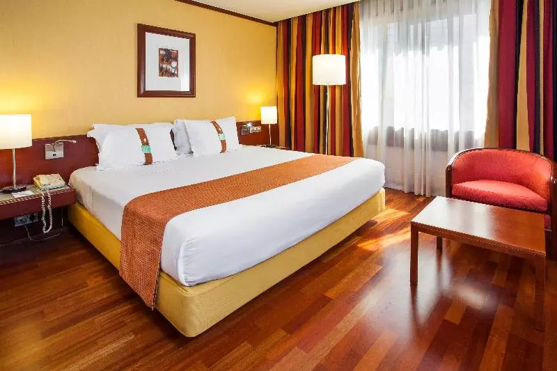 اتاق استاندارد با تخت بزرگ, Holiday Inn Lisbon Continental, An Ihg