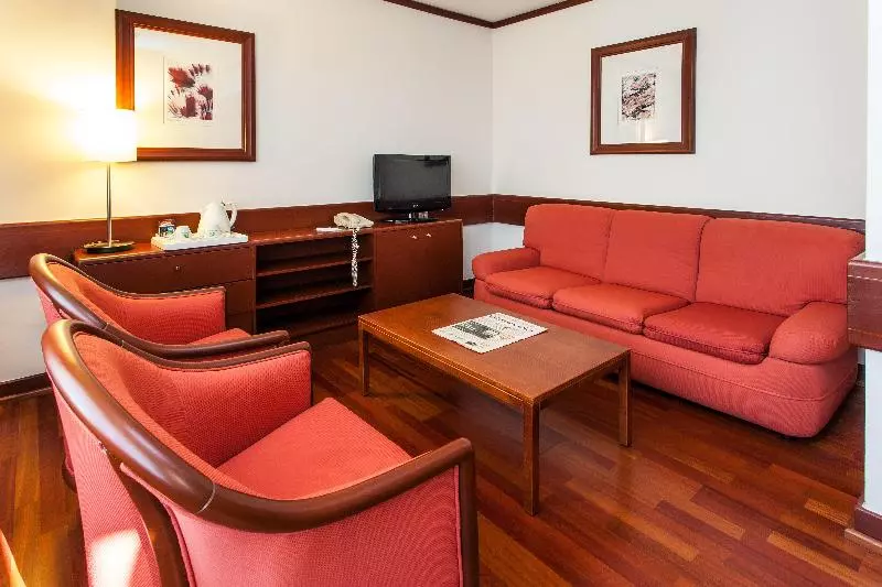 سوئیت با تخت بزرگ, Holiday Inn Lisbon Continental, An Ihg