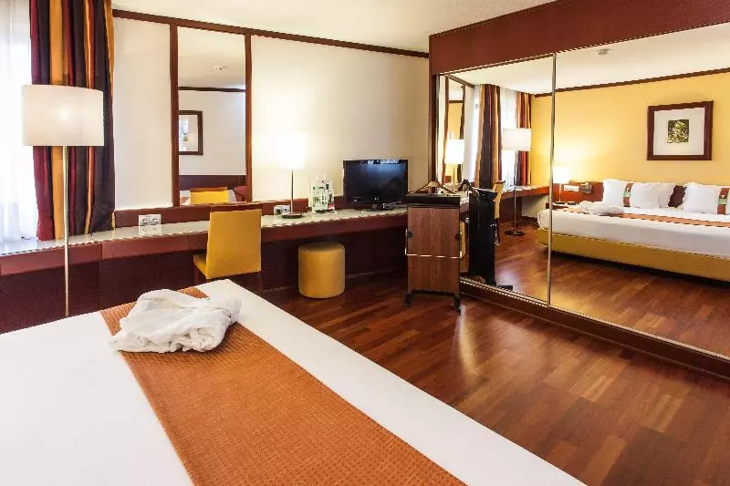 سوئیت با تخت بزرگ, Holiday Inn Lisbon Continental, An Ihg
