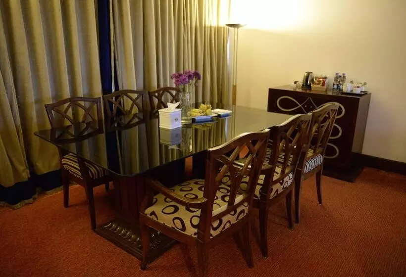 デラックススイート, Karachi Marriott