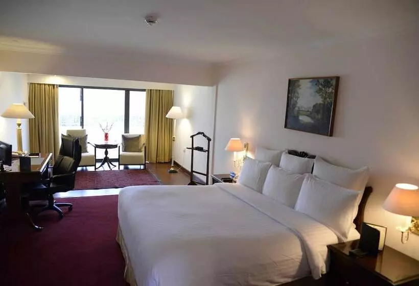 デラックススイート, Karachi Marriott