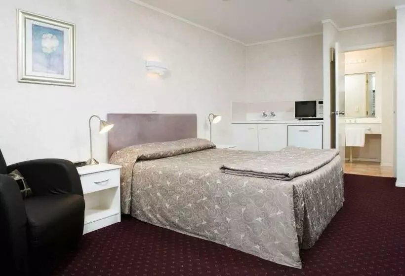 スタンダードスタジオ, Manukau Motor Lodge