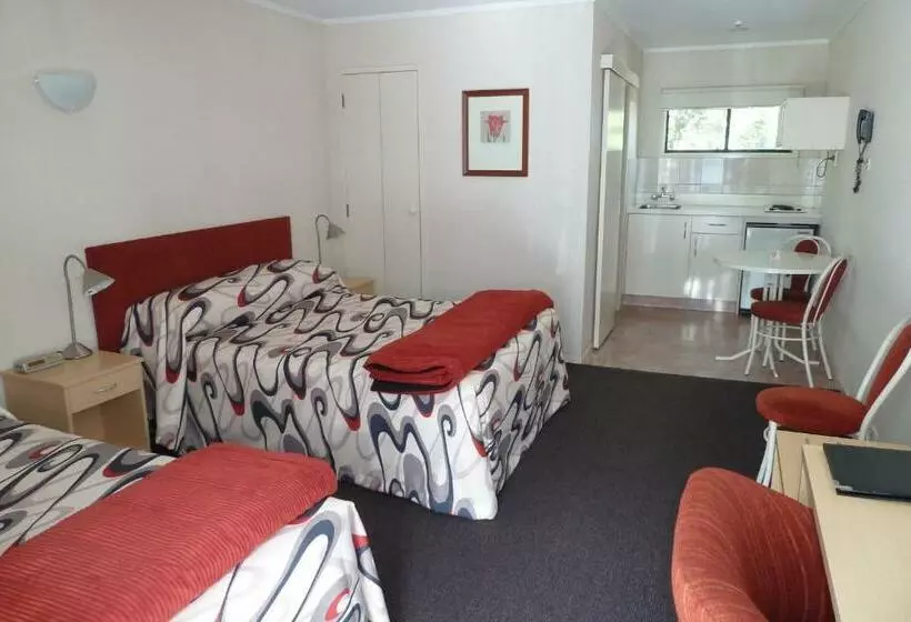 スタンダードスタジオ, Manukau Motor Lodge