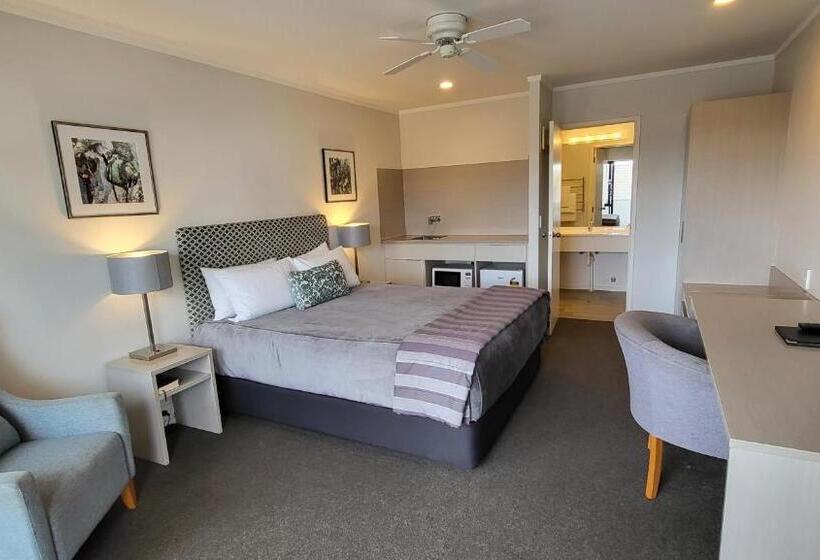إستوديو قياسى, Manukau Motor Lodge