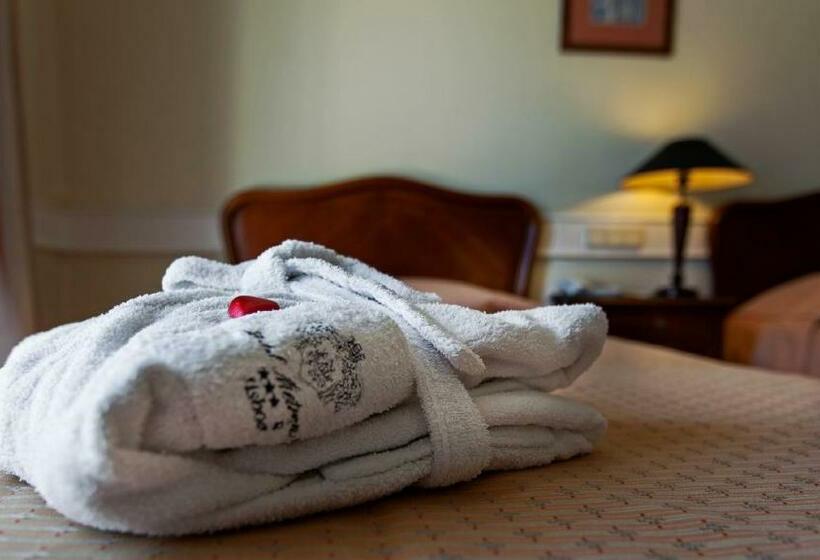 اتاق رمانتیک, Metropole