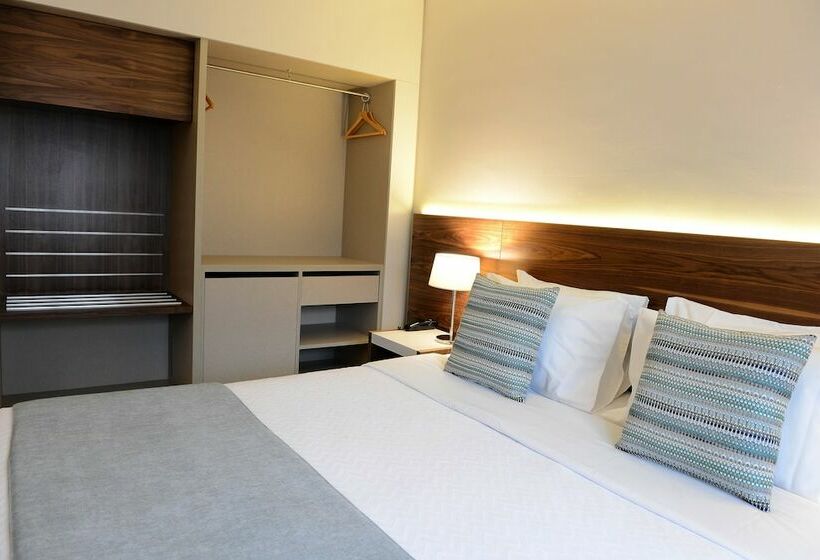 غرفة سوبيريور مطلة على المدينة, Navarras