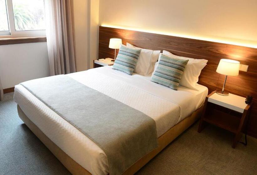 غرفة قياسية, Navarras