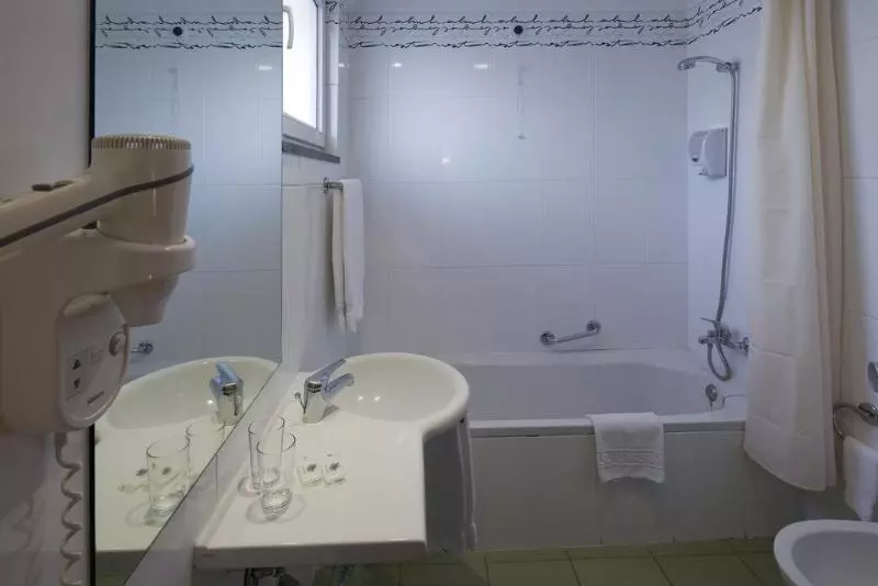 Pokój Standard Trzyosobowy, Orquidea