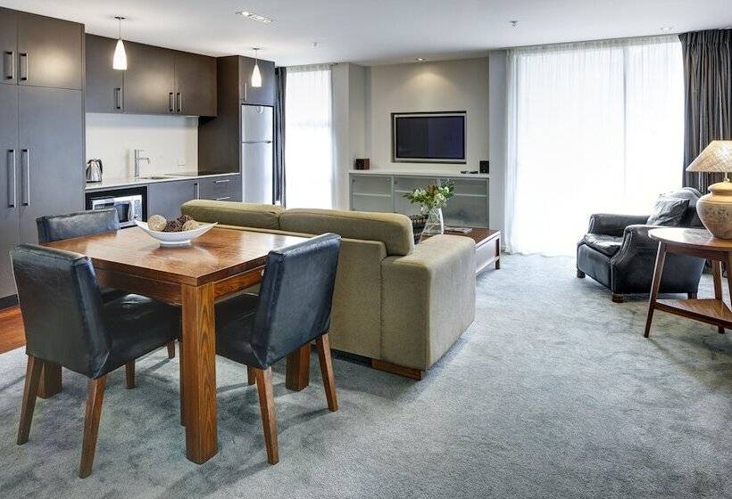 דירת חדר, Picton Yacht Club