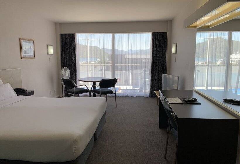 דירת חדר סופריור, Picton Yacht Club