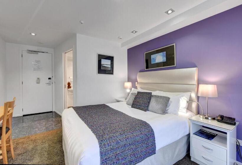 חדר סטודיו סטנדרד, Tides