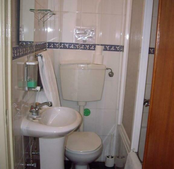 اتاق استاندارد با سرویس بهداشتی مشترک, Residencial Camoes