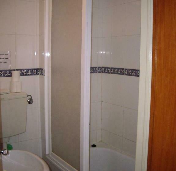 اتاق استاندارد با سرویس بهداشتی مشترک, Residencial Camoes