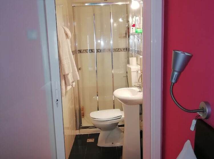 اتاق استاندارد سه نفره, Residencial Camoes