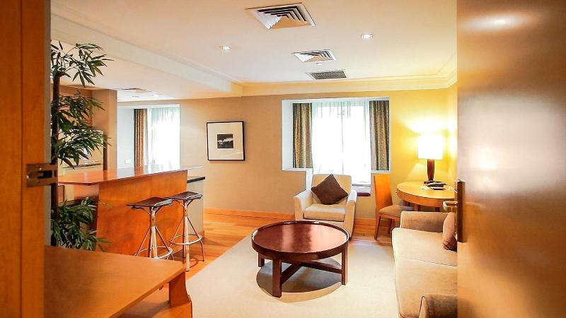 آپارتمان 1 خوابه, Amara Singapore   Newly Renovated