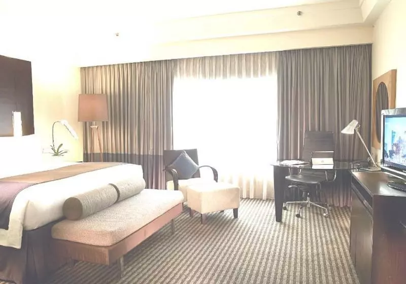 Club Room King Bed, Amara Singapore   Newly Renovated