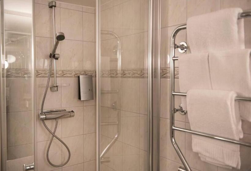 חדר משפחתי, Best Western Strand