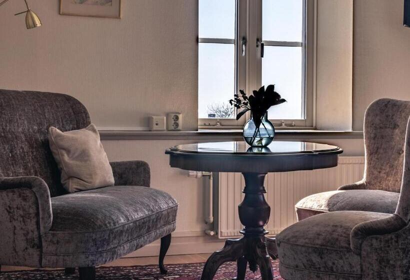 חדר משפחתי, Best Western Strand