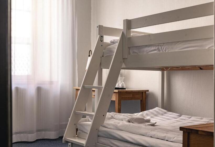 חדר משפחתי, Best Western Strand