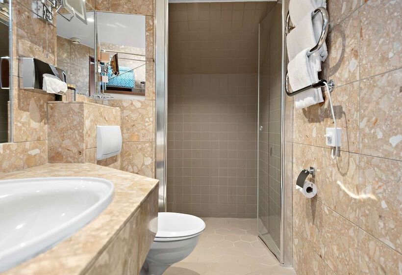 סוויטה, Best Western Strand