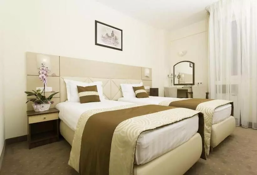 Standard Room, Grand Hotel Coroana