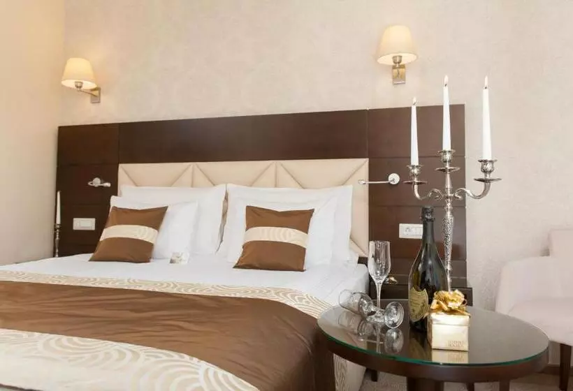 Business Room, Grand Hotel Coroana