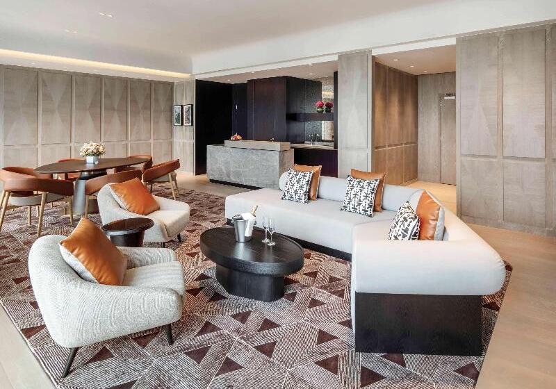 جناح, Fairmont Singapore