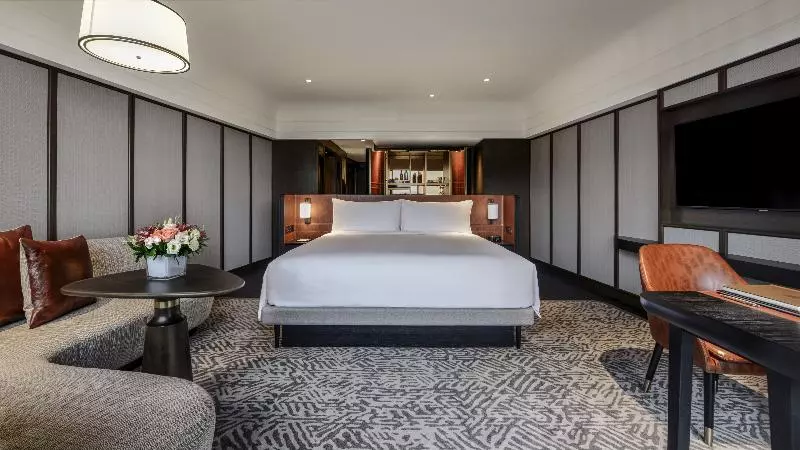 Standard Room King Size Bed, Fairmont Singapore