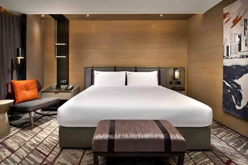Standard Room King Size Bed, Fairmont Singapore