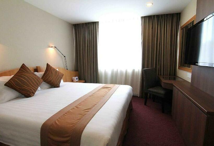 Deluxe Room, Metropolitan Ymca Singapore