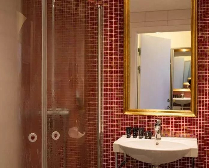 اتاق سوپریور با تخت بزرگ, Profilhotels Calmar Stadshotell