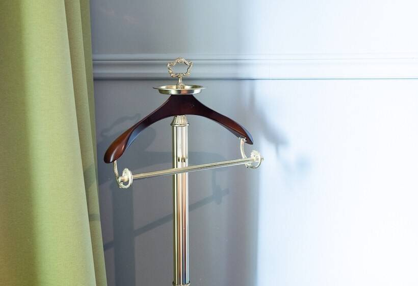 Полулюкс, Profilhotels Calmar Stadshotell