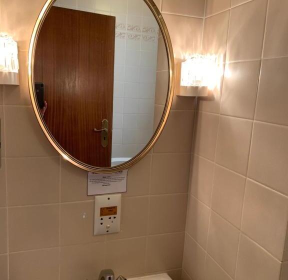 Номер Стандарт Трехместный, Savoy Hotel Kimberley