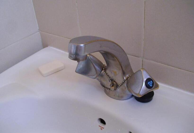 חדר משפחתי, Savoy Hotel Kimberley