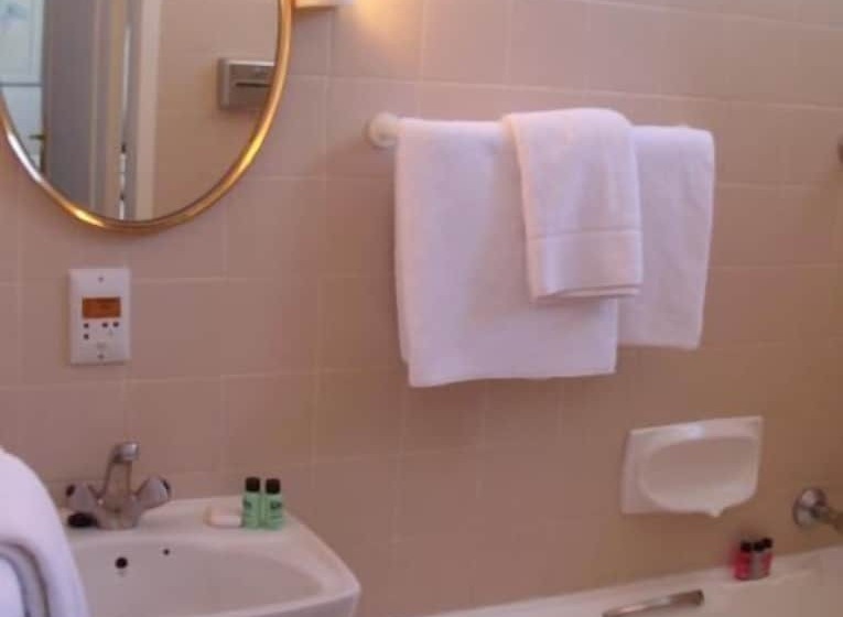 スタンダードトリプルルーム, Savoy Hotel Kimberley