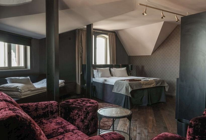 جناح جونيور, Stora Hotellet; Bw Premier Collection