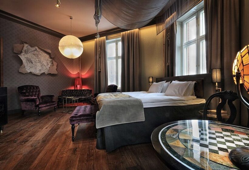 جناح جونيور, Stora Hotellet; Bw Premier Collection