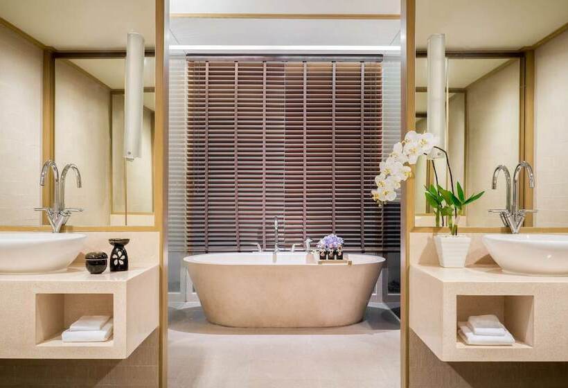 سوئیت جونیور با تراس, Avani Pattaya Resort