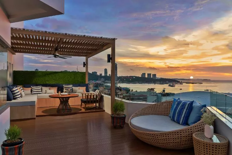 オーシャンビュースタンダードルーム, Avani Pattaya Resort