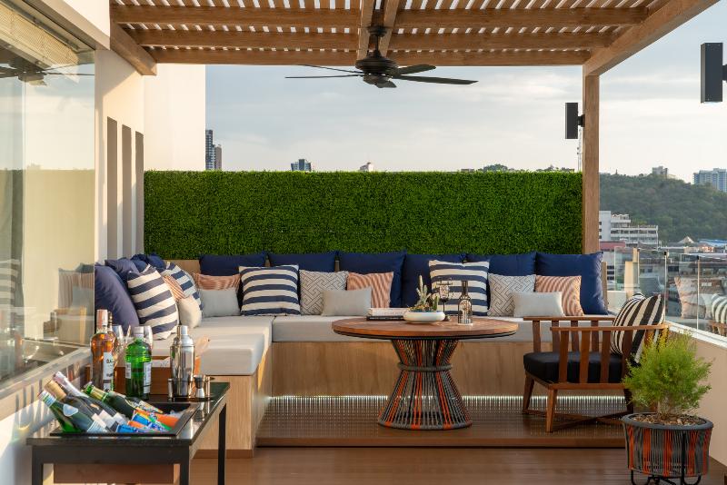 اتاق استاندارد با چشم‌انداز دریا, Avani Pattaya Resort