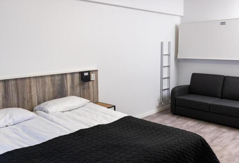 スタンダードトリプルルーム, Amado